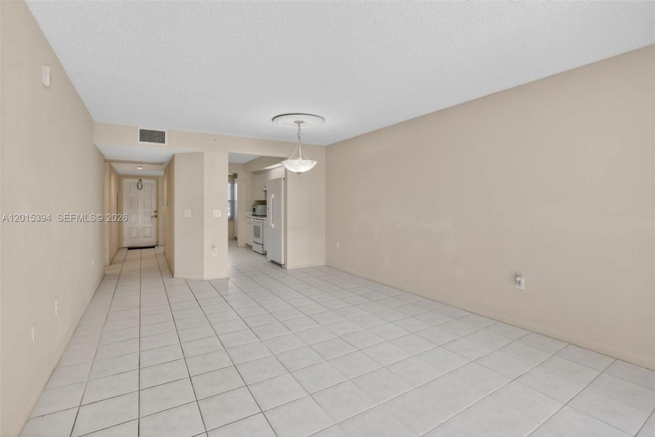 700 SW 137th Ave , Unit 110H, Pembroke Pines, FL 33027 Photo