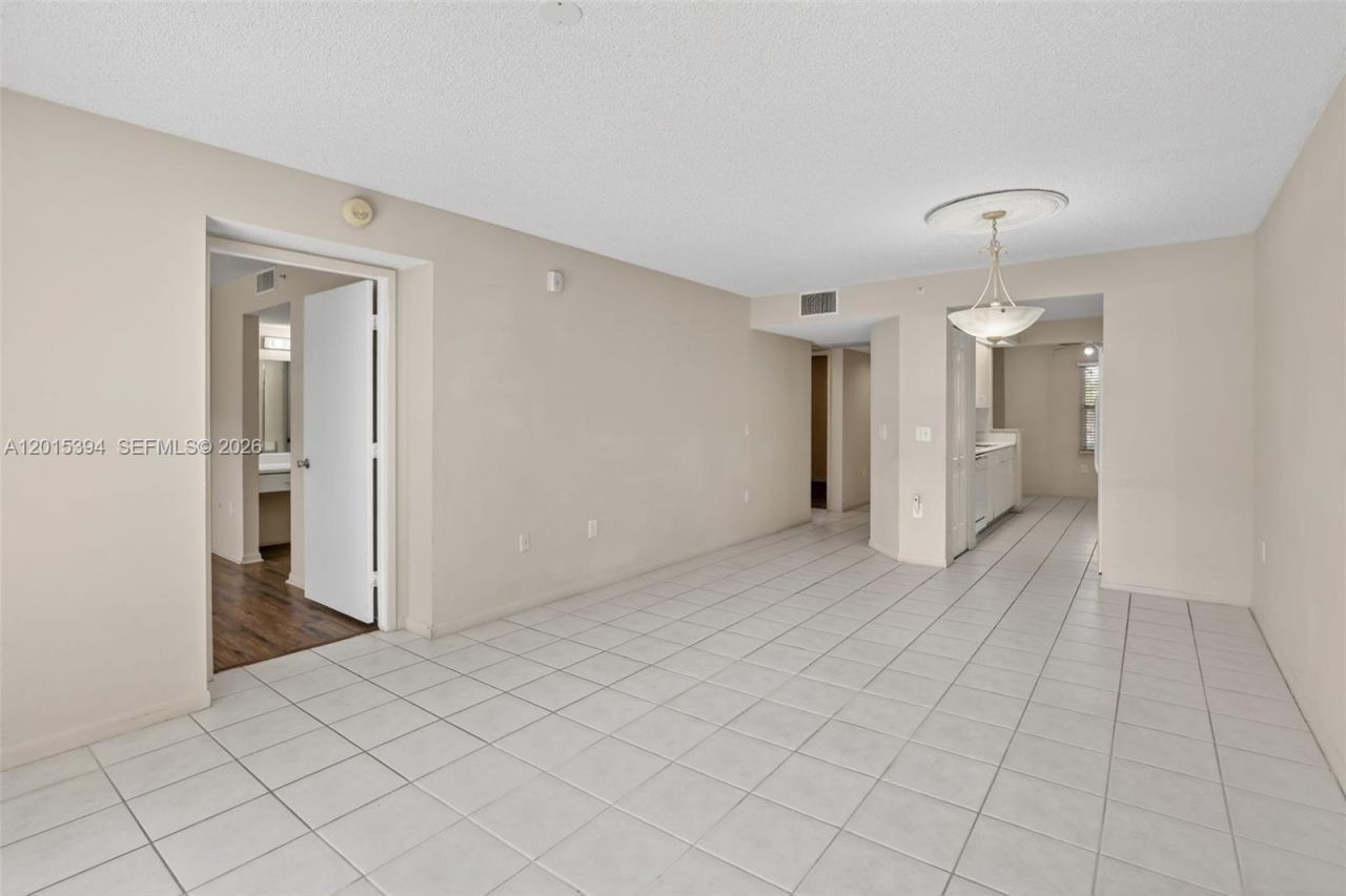 700 SW 137th Ave , Unit 110H, Pembroke Pines, FL 33027 Photo