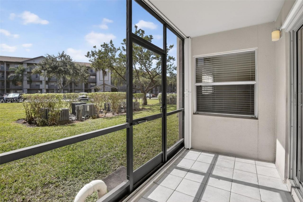 700 SW 137th Ave , Unit 110H, Pembroke Pines, FL 33027 Photo