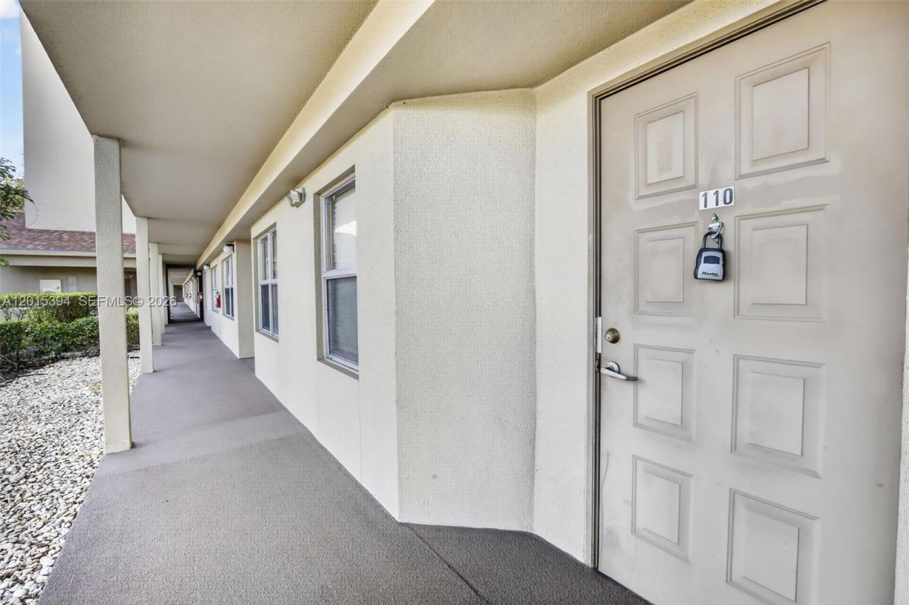 700 SW 137th Ave , Unit 110H, Pembroke Pines, FL 33027 Photo