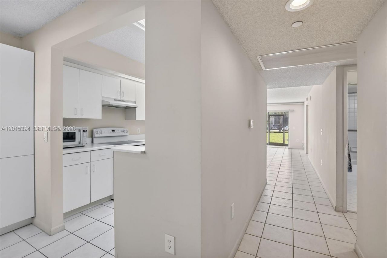 700 SW 137th Ave , Unit 110H, Pembroke Pines, FL 33027 Photo