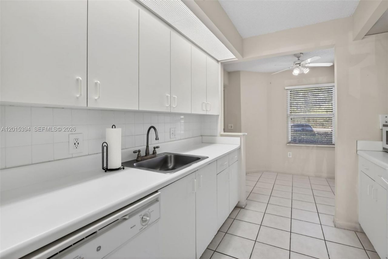 700 SW 137th Ave , Unit 110H, Pembroke Pines, FL 33027 Photo