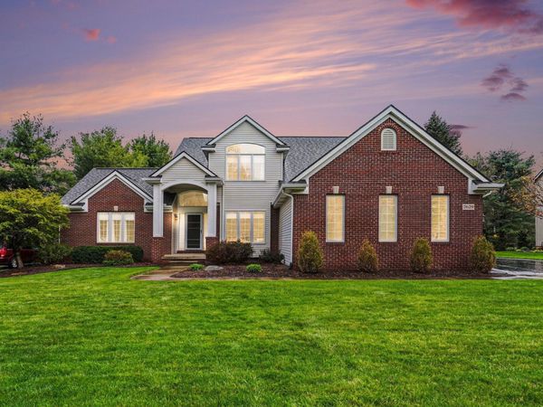 7629 Setters Pointe Drive, Brighton, MI 48116