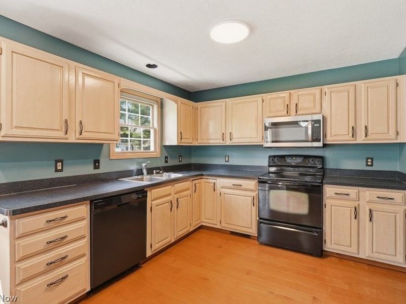 20745 Sun Meadow Trail, Strongsville, OH 44149 Photo 16