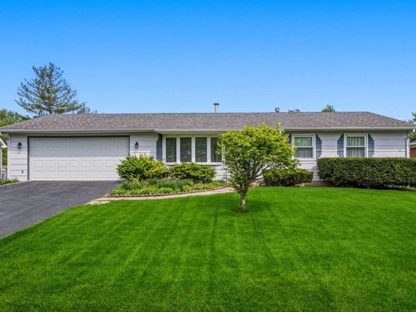 627 Olympia Road , Valparaiso, IN 46385