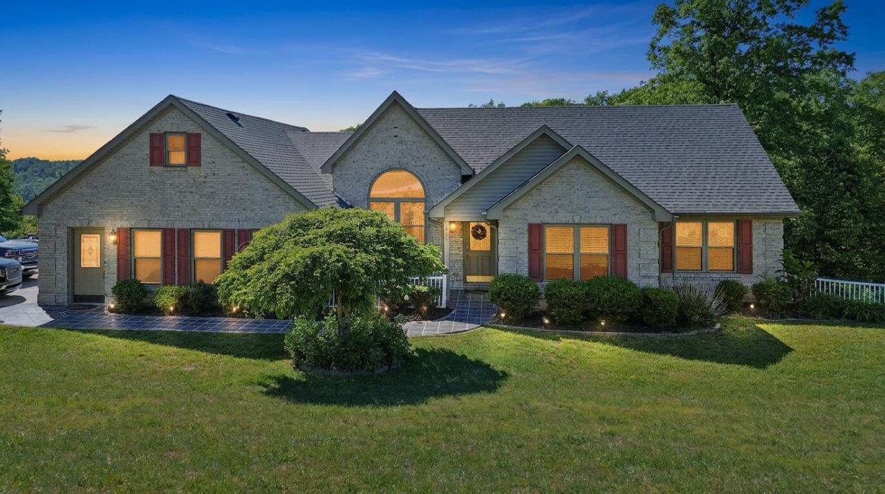 3823 Hickory Hill Drive, Somerset, KY 42503 Main Photo