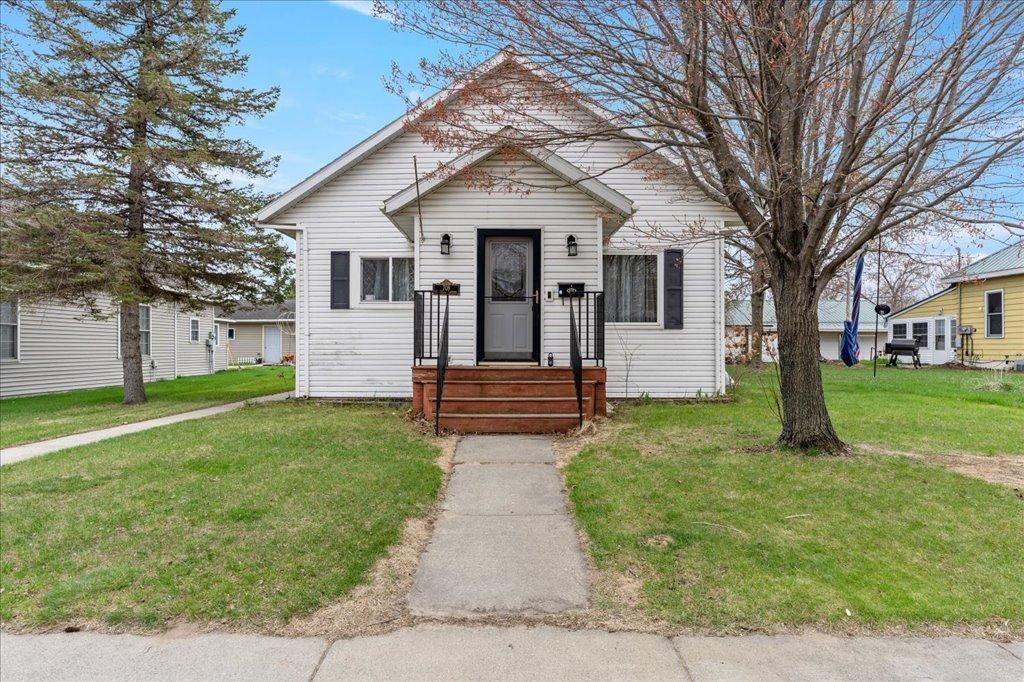 708 Wisconsin Avenue SE, Staples, MN 56479
