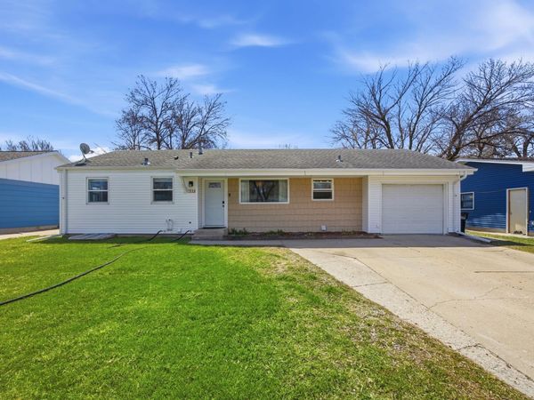 237 10 1/2 Avenue W, West Fargo, ND 58078