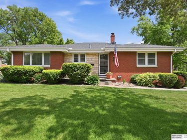 947 S Washington Street , Papillion, NE 68046