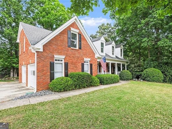 2737 Duncans View Trace NE, Buford, GA 30519