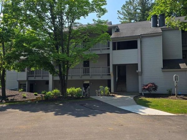 5714 Creeks Crossing , Acme Twp, MI 49690
