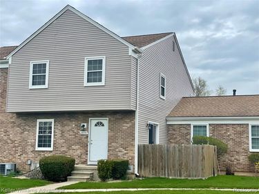 23594 N ROCKLEDGE, Novi, MI 48375