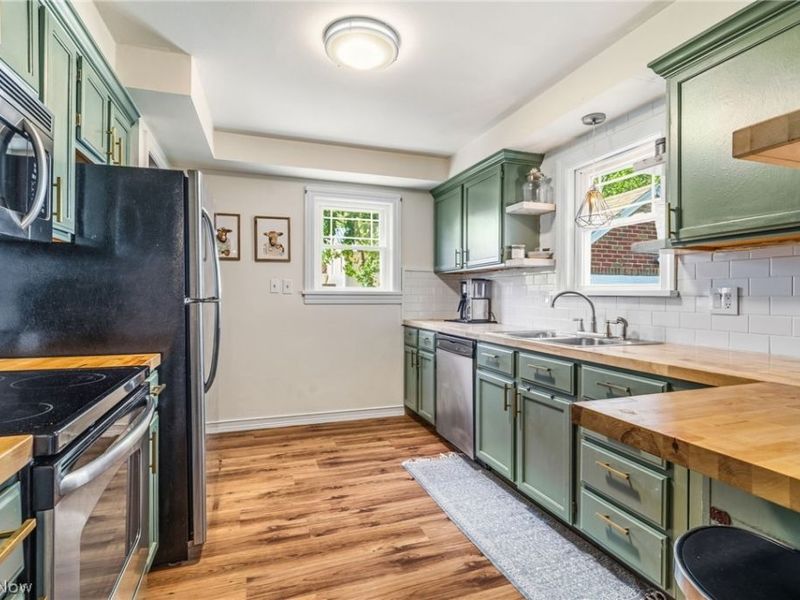 917 E Gorgas Street, Louisville, OH 44641 Photo 11