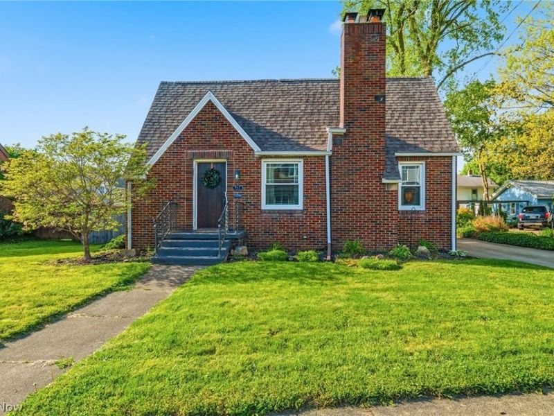 917 E Gorgas Street, Louisville, OH 44641 Photo 2