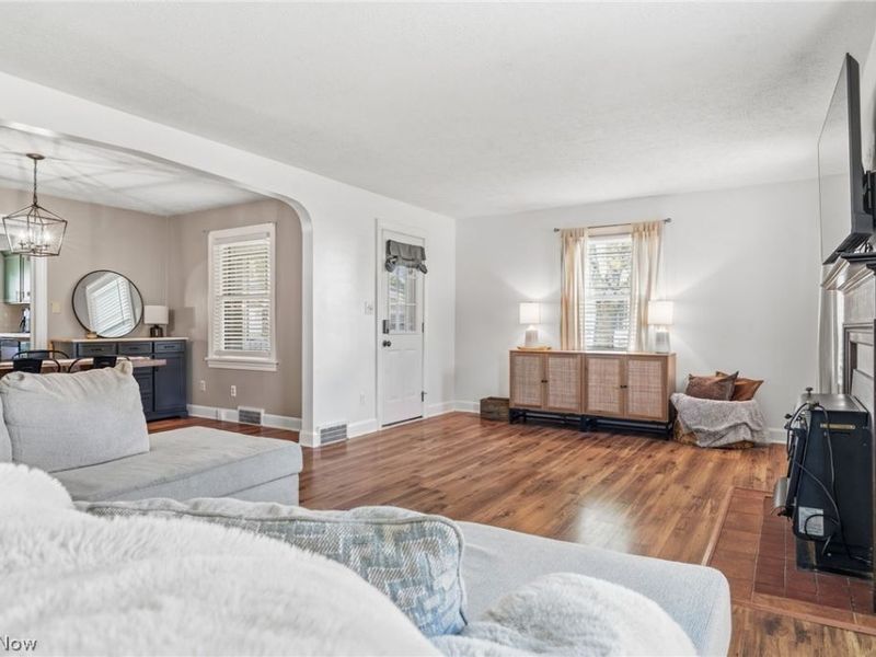 917 E Gorgas Street, Louisville, OH 44641 Photo 5
