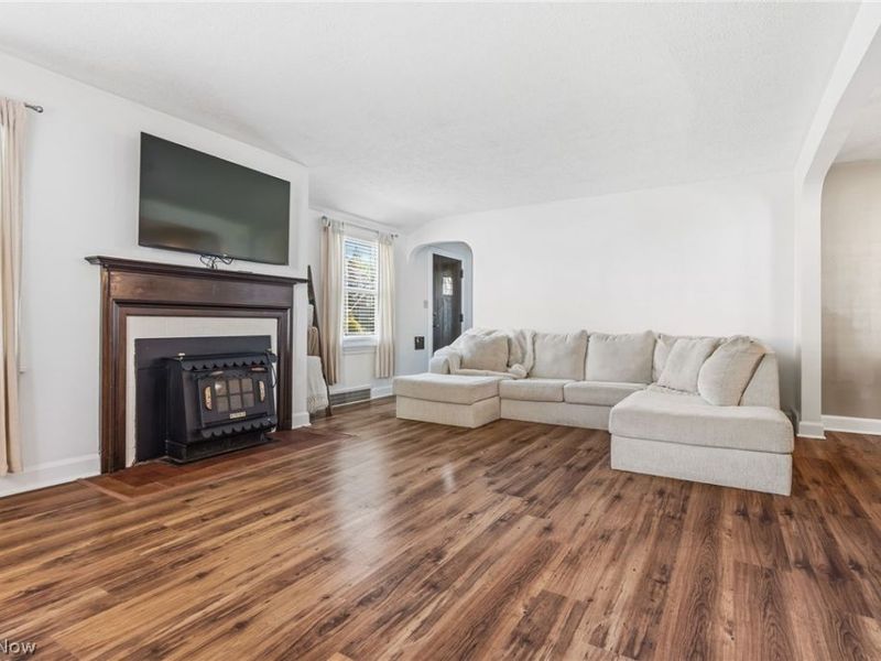 917 E Gorgas Street, Louisville, OH 44641 Photo 7