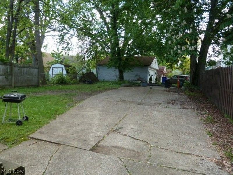 1605 Treadway Avenue, Cleveland, OH 44109 Photo 4