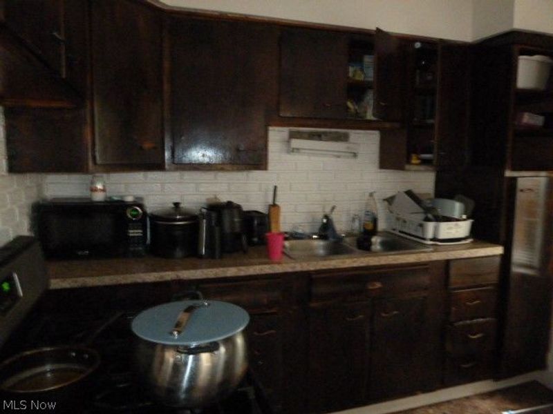 1605 Treadway Avenue, Cleveland, OH 44109 Photo 8