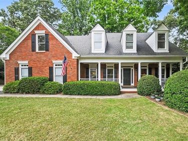 2737 Duncans View Trace NE, Buford, GA 30519