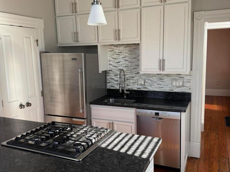 143 E 3rd Avenue, Columbus, OH 43201 Photo 9
