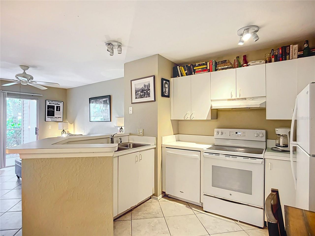850 S Tamiami Trail , Unit 207, Sarasota, FL 34236 Photo