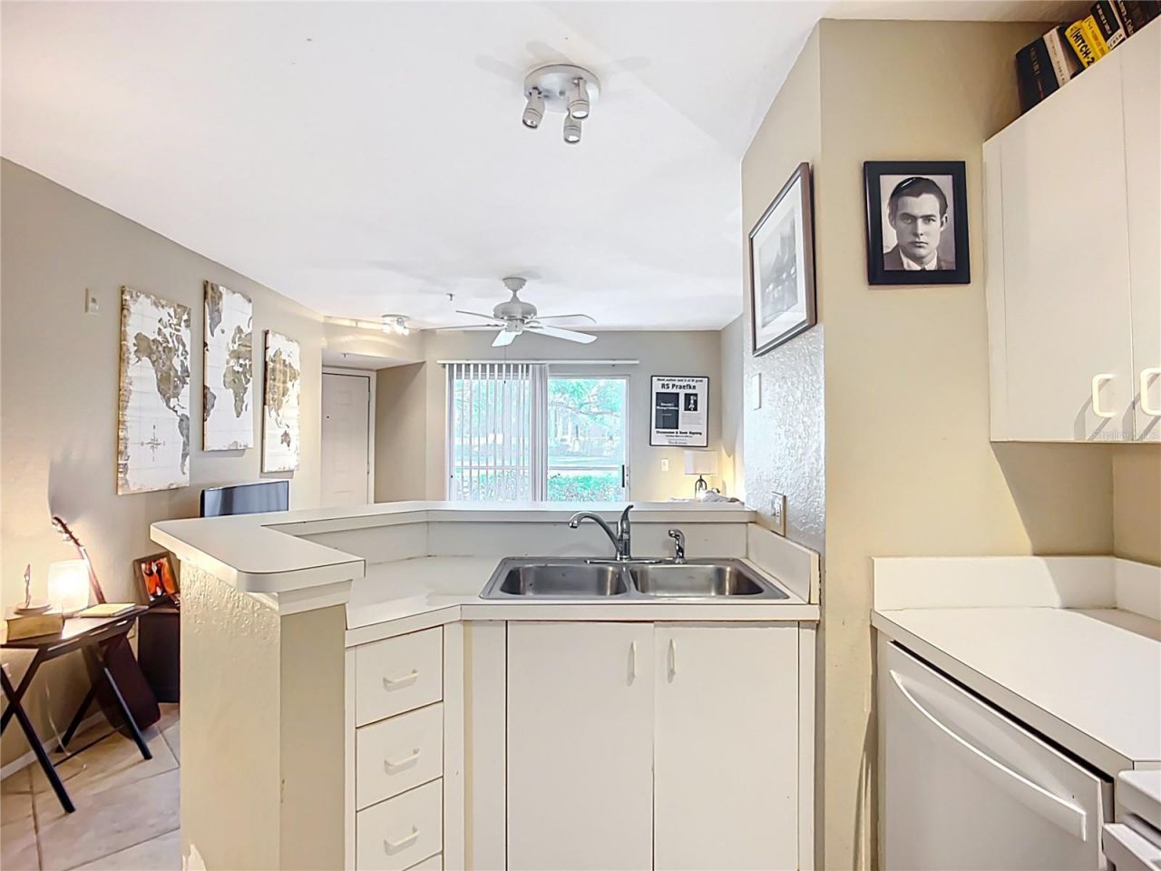 850 S Tamiami Trail , Unit 207, Sarasota, FL 34236 Photo