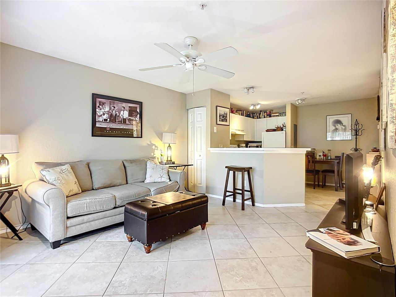 850 S Tamiami Trail , Unit 207, Sarasota, FL 34236 Photo