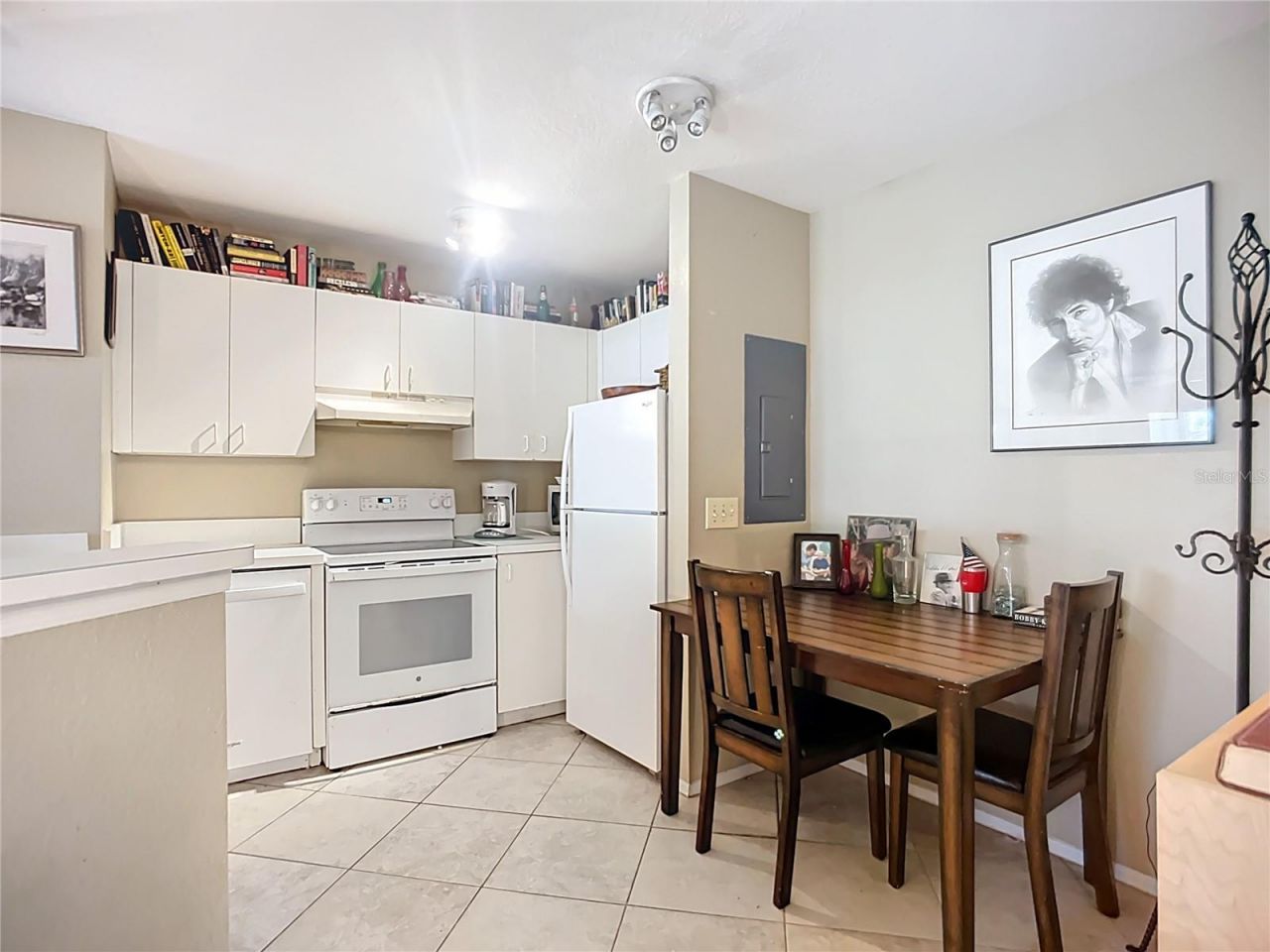 850 S Tamiami Trail , Unit 207, Sarasota, FL 34236 Photo