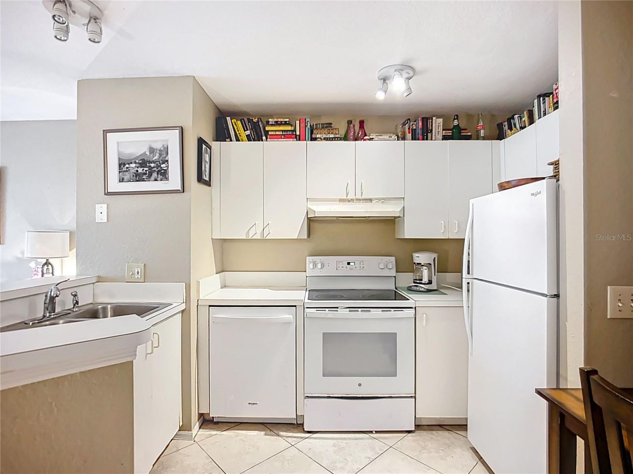 850 S Tamiami Trail , Unit 207, Sarasota, FL 34236 Photo