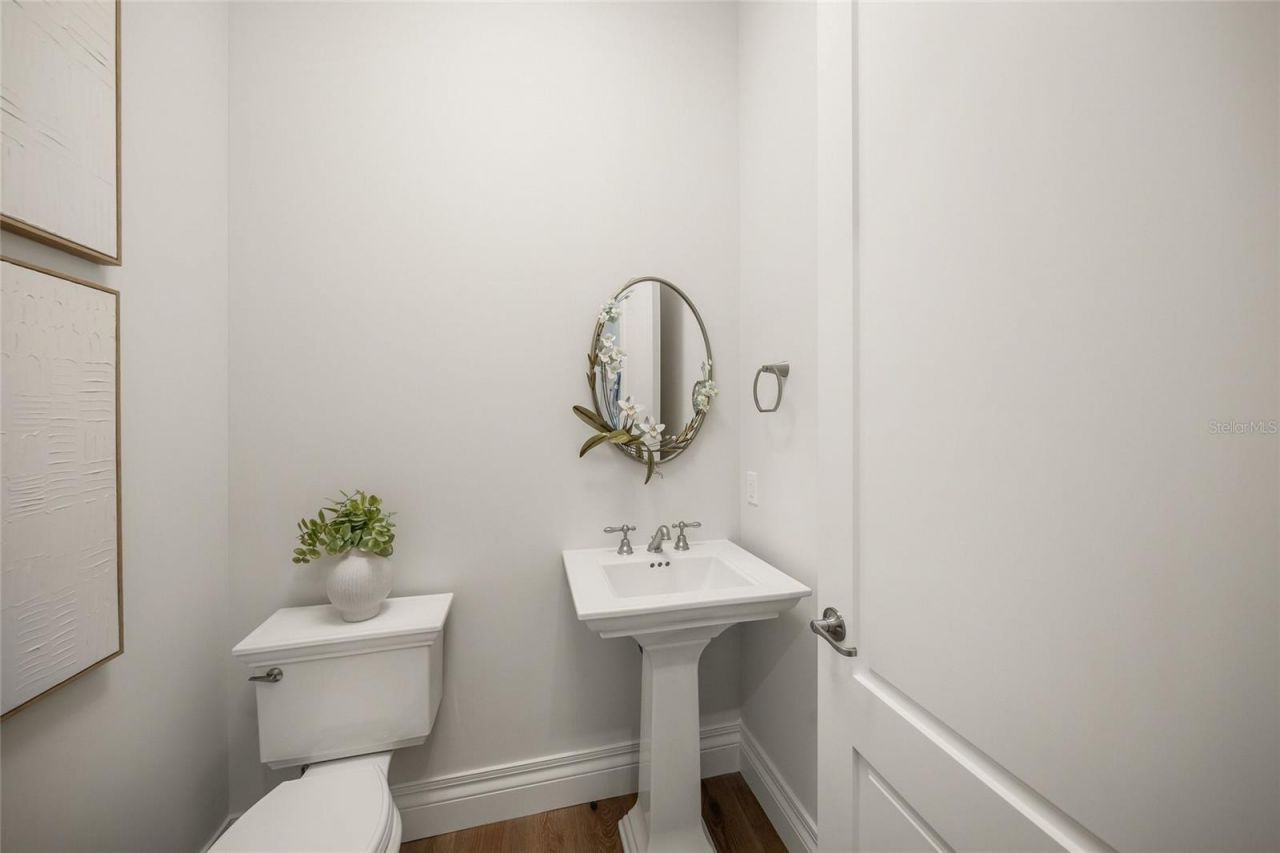 1575 Eastbrook Drive, Sarasota, FL 34231 Photo