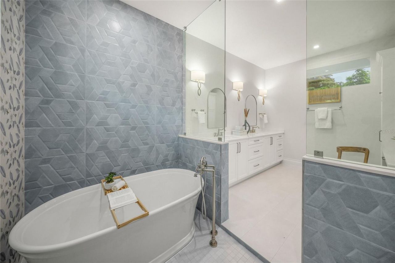 1575 Eastbrook Drive, Sarasota, FL 34231 Photo
