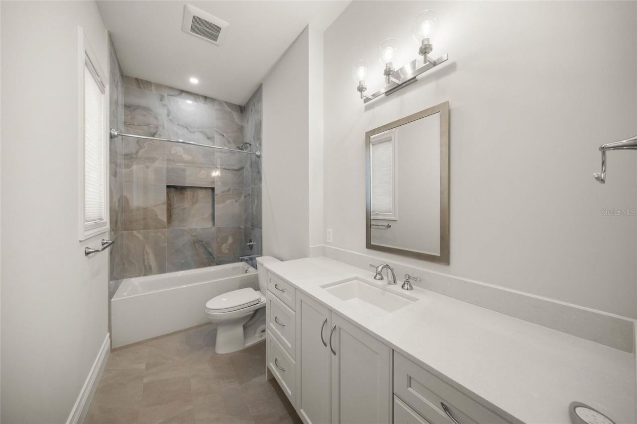 1575 Eastbrook Drive, Sarasota, FL 34231 Photo