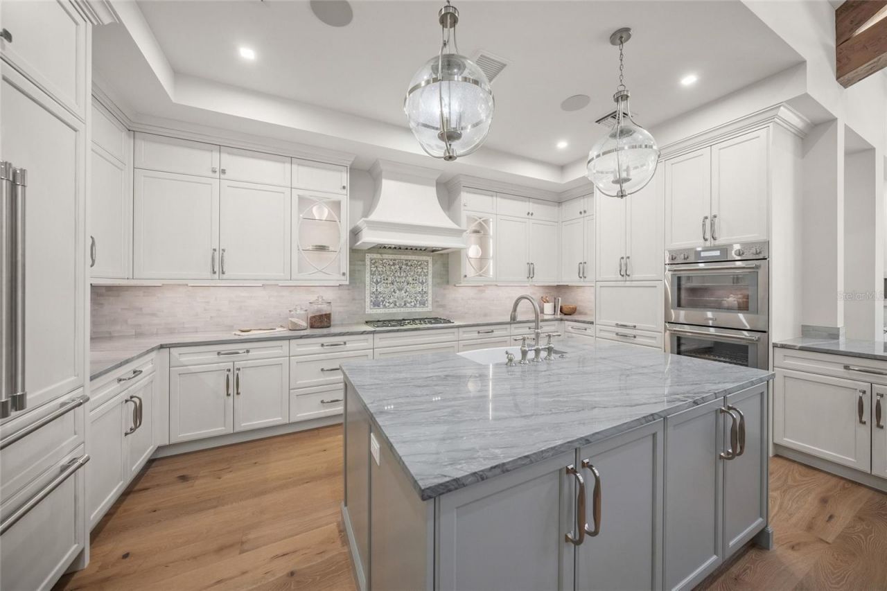 1575 Eastbrook Drive, Sarasota, FL 34231 Photo