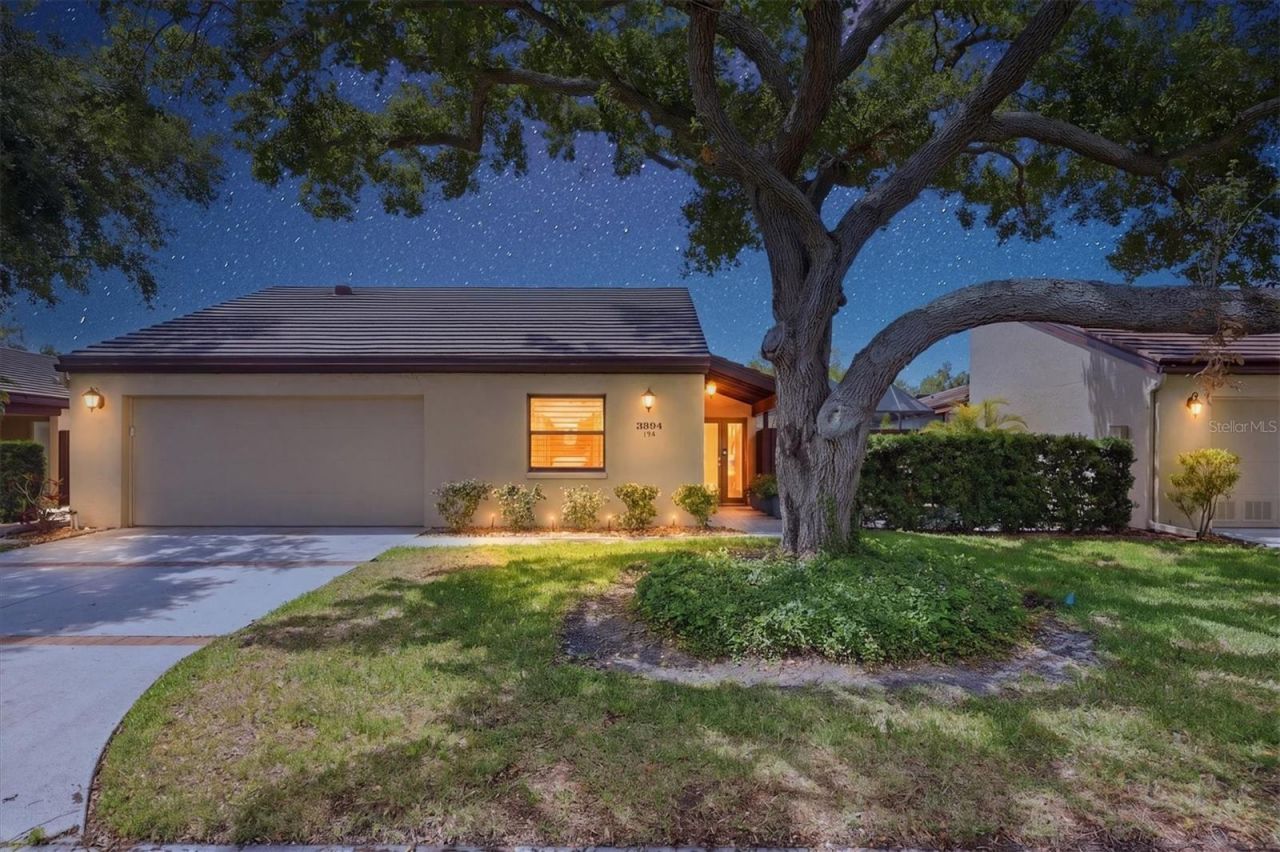 3694 Glen Oaks Manor Drive, Sarasota, FL 34232 Main Photo