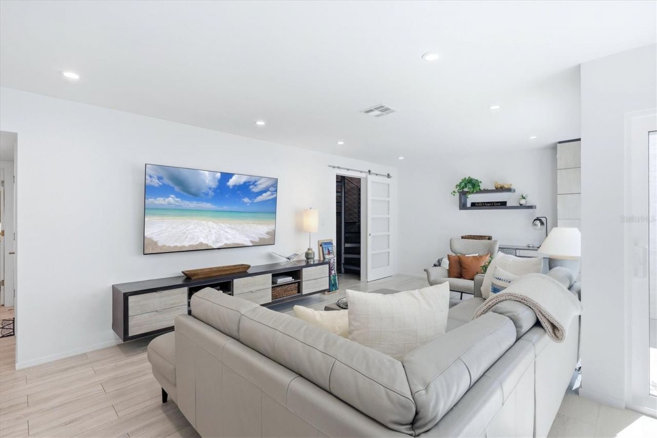 3694 Glen Oaks Manor Drive, Sarasota, FL 34232 Photo