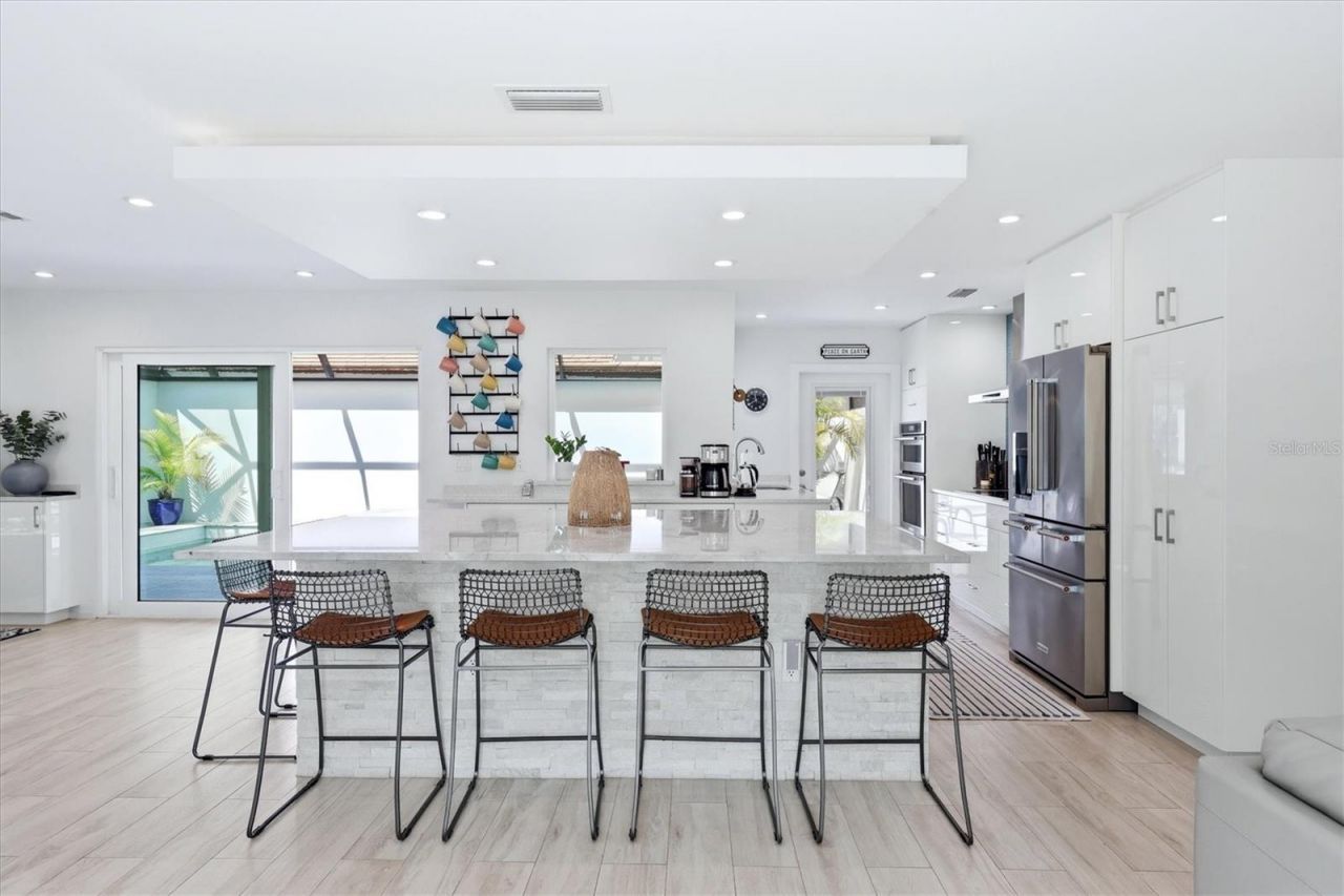 3694 Glen Oaks Manor Drive, Sarasota, FL 34232 Photo