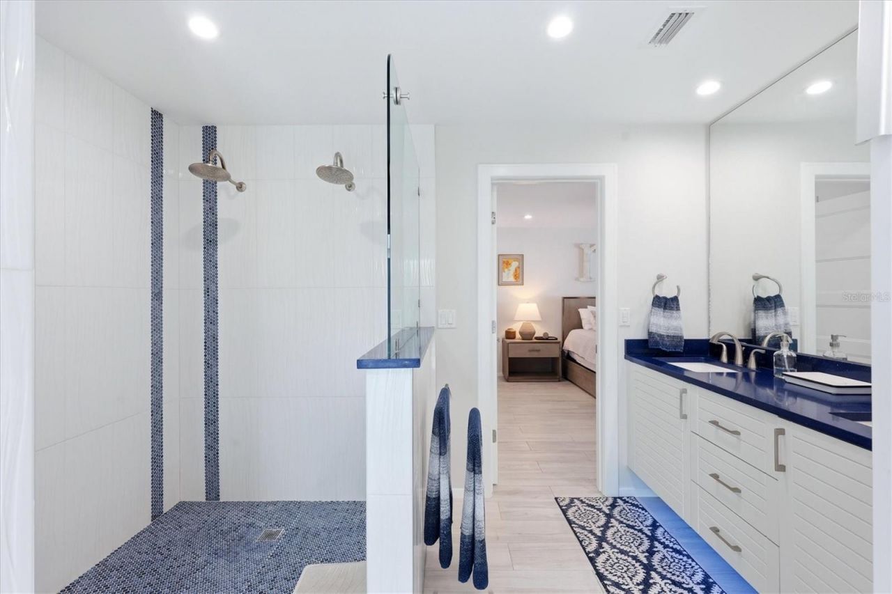 3694 Glen Oaks Manor Drive, Sarasota, FL 34232 Photo