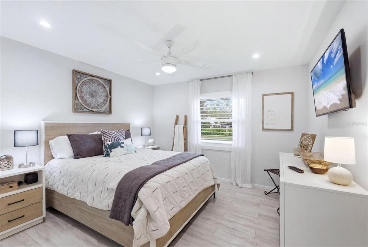 3694 Glen Oaks Manor Drive, Sarasota, FL 34232 Photo
