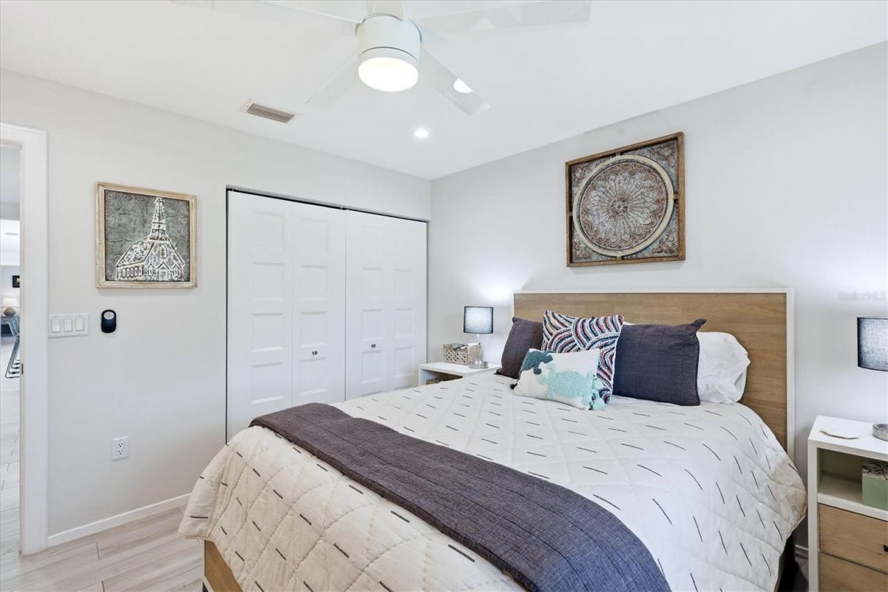 3694 Glen Oaks Manor Drive, Sarasota, FL 34232 Photo