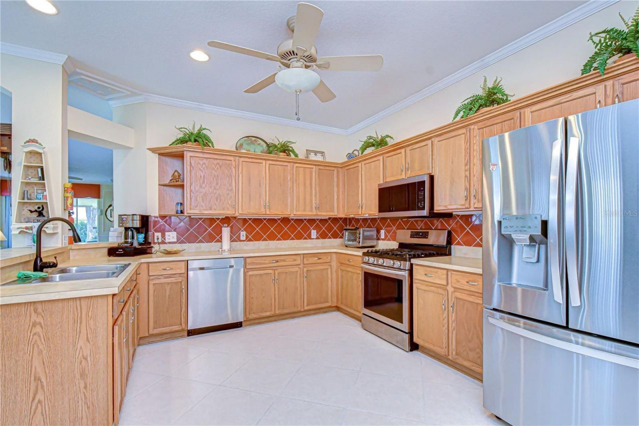 6073 Sandhill Ridge Drive , Lithia, FL 33547 Photo