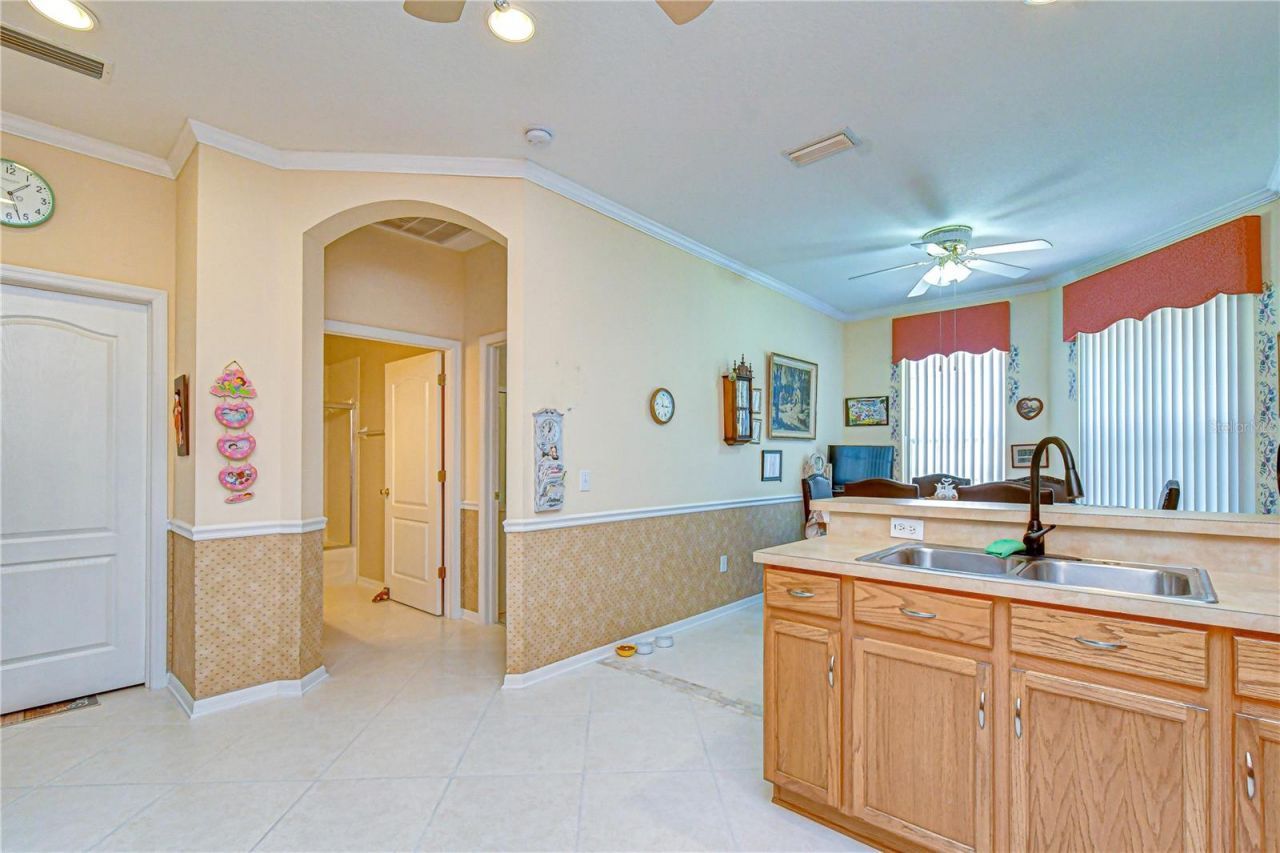 6073 Sandhill Ridge Drive , Lithia, FL 33547 Photo