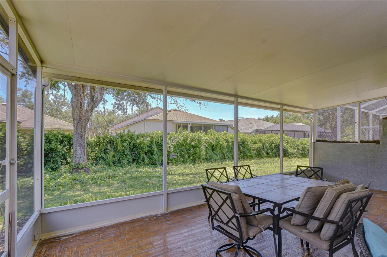 6073 Sandhill Ridge Drive , Lithia, FL 33547 Photo