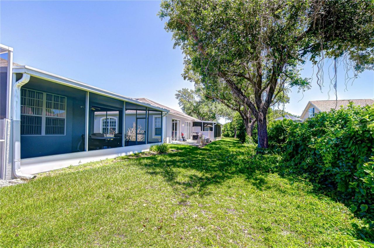6073 Sandhill Ridge Drive , Lithia, FL 33547 Photo