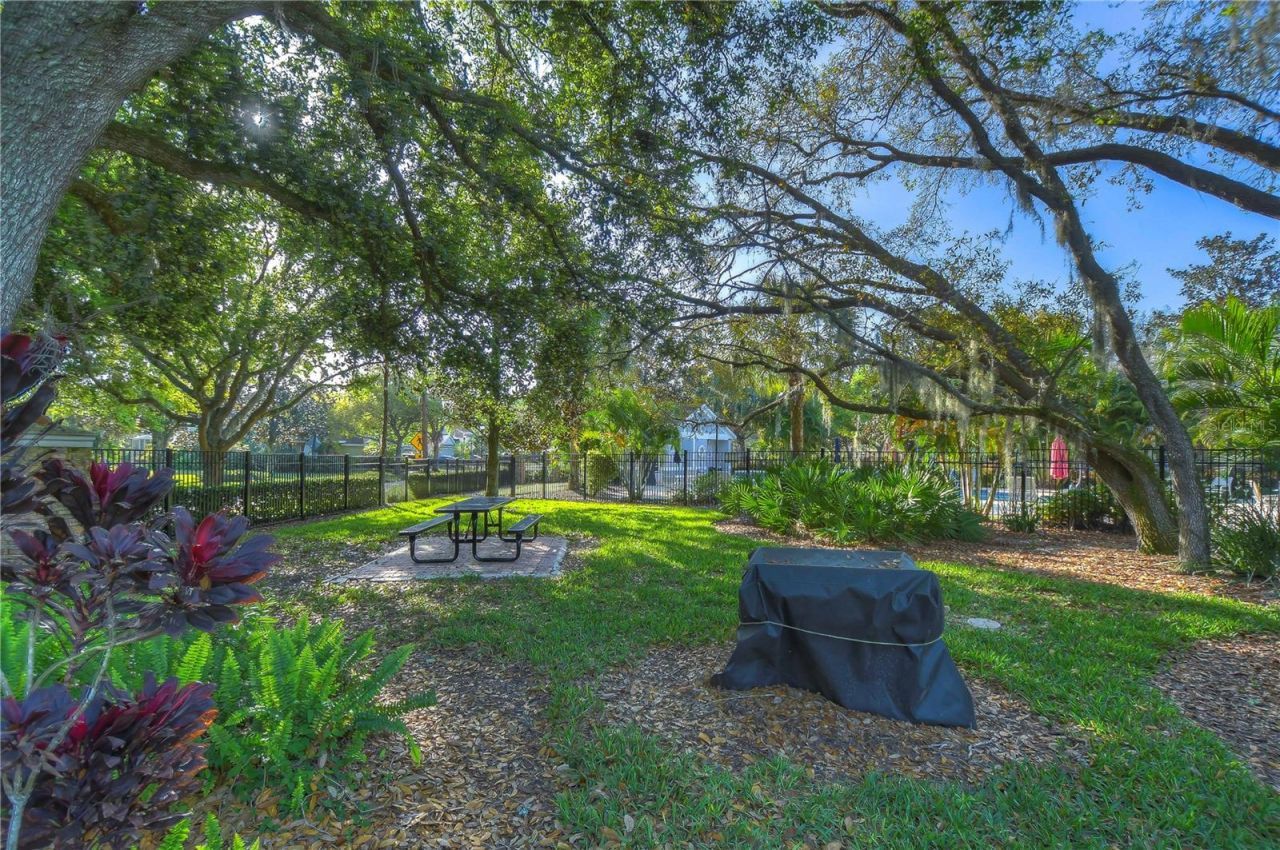 6073 Sandhill Ridge Drive , Lithia, FL 33547 Photo