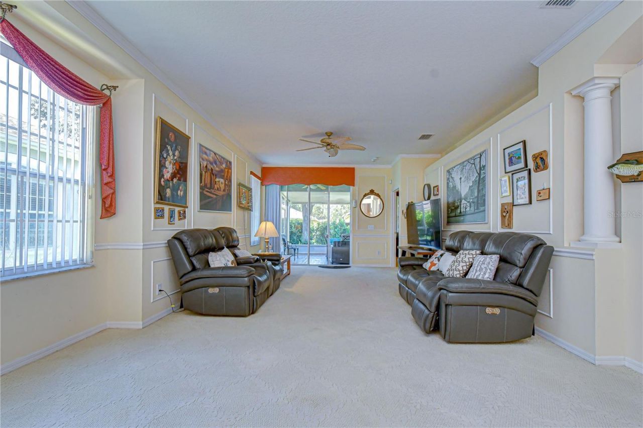 6073 Sandhill Ridge Drive , Lithia, FL 33547 Photo