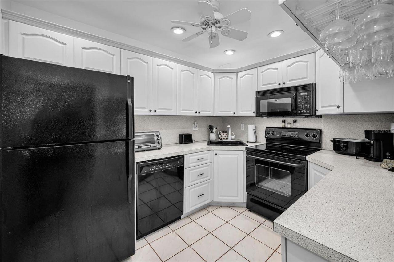 2600 Pine Ridge Way S, Unit A2, Palm Harbor, FL 34684 Photo