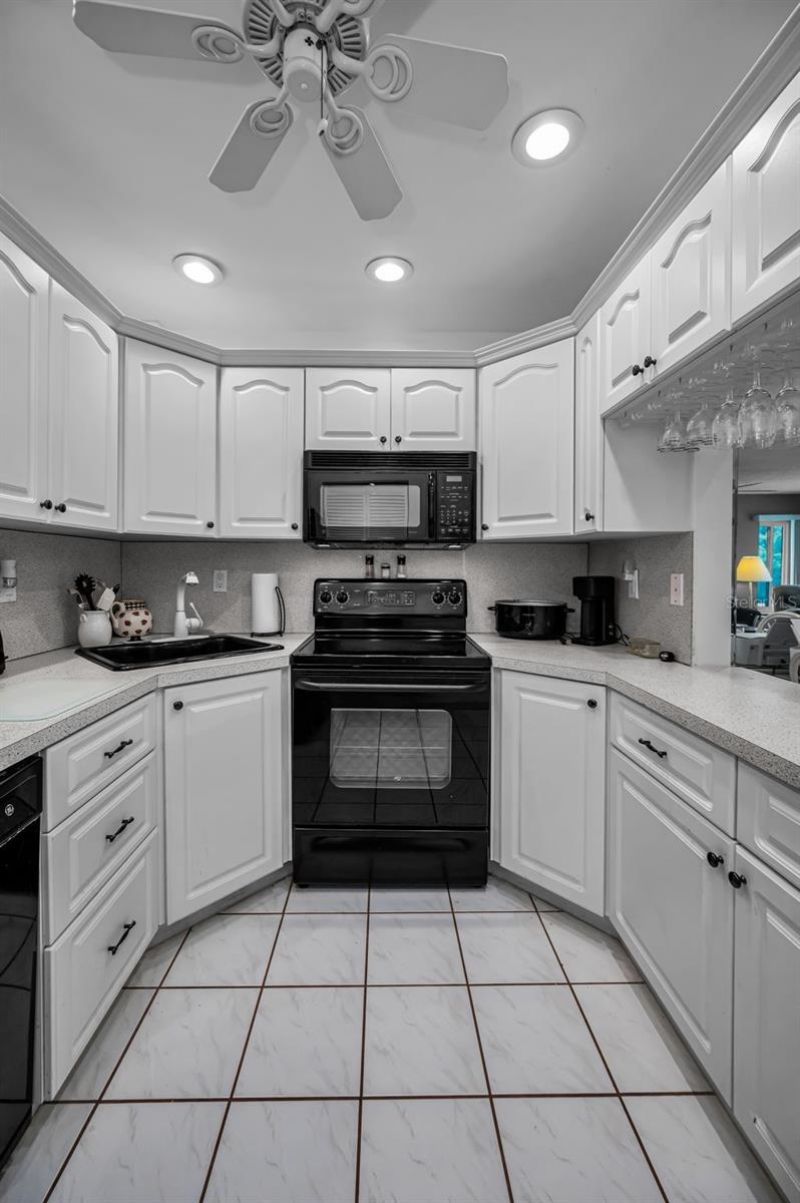 2600 Pine Ridge Way S, Unit A2, Palm Harbor, FL 34684 Photo