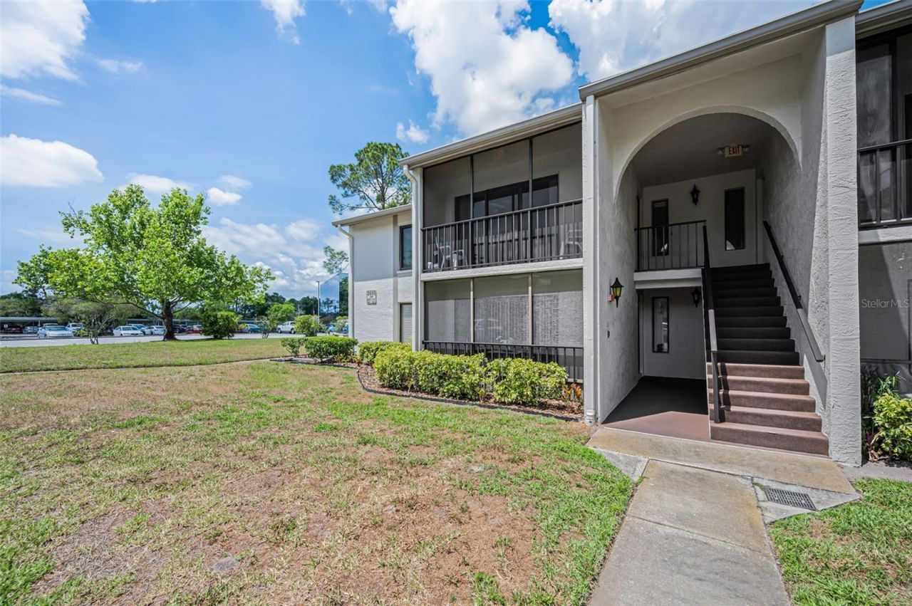 2600 Pine Ridge Way S, Unit A2, Palm Harbor, FL 34684 Photo