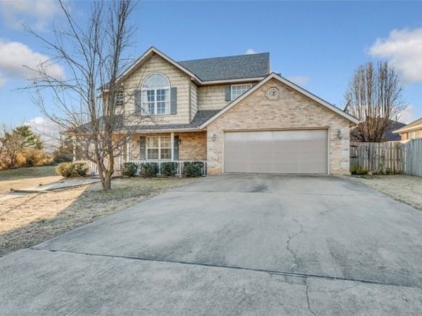 401 NE Shasta Court , Bentonville, AR 72712