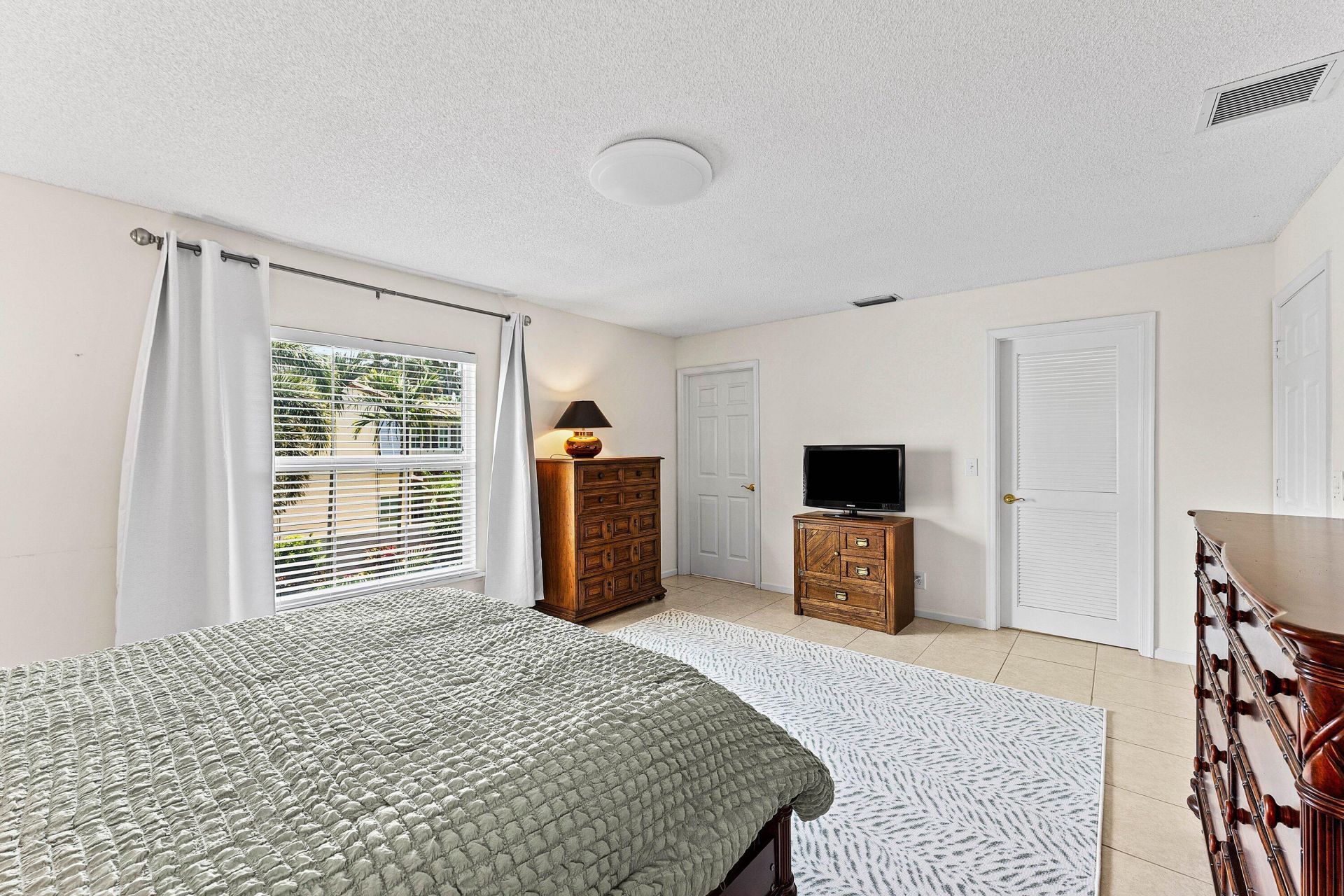 99 Seabreeze Avenue, Unit 4, Delray Beach, FL 33483 Photo
